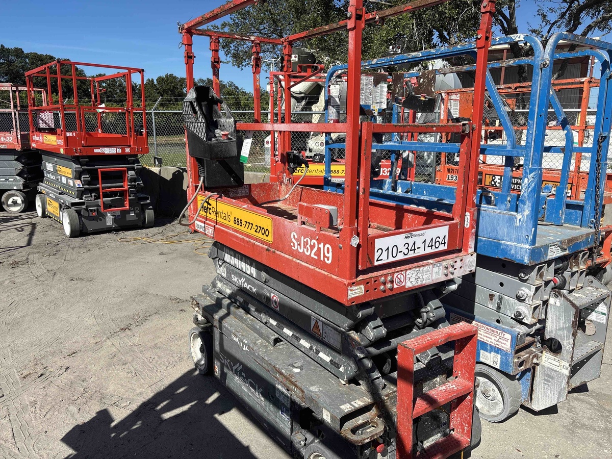 2021 Skyjack SJ3219-2