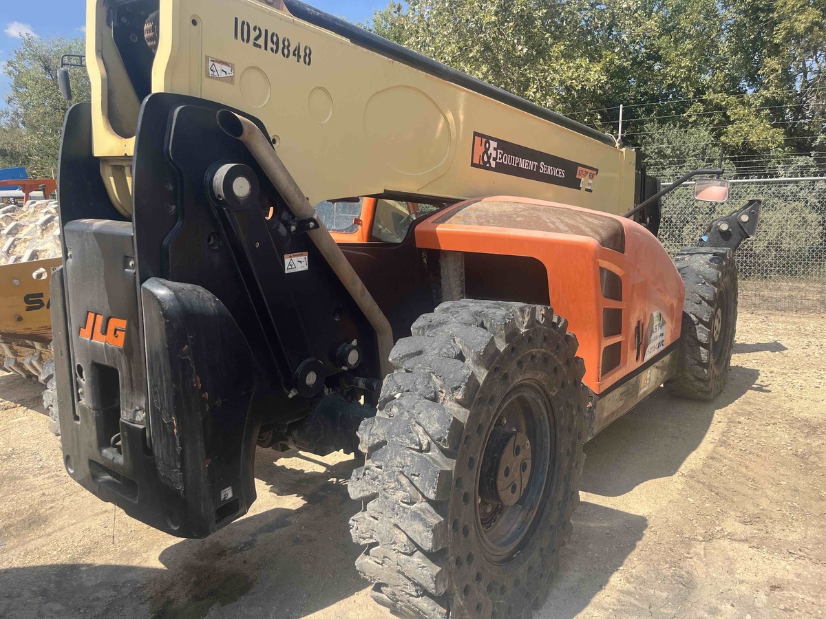 2017 JLG 1055-4