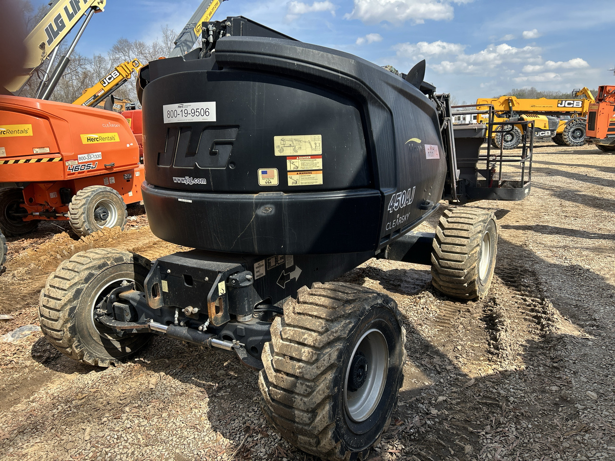 2018 JLG 450AJ