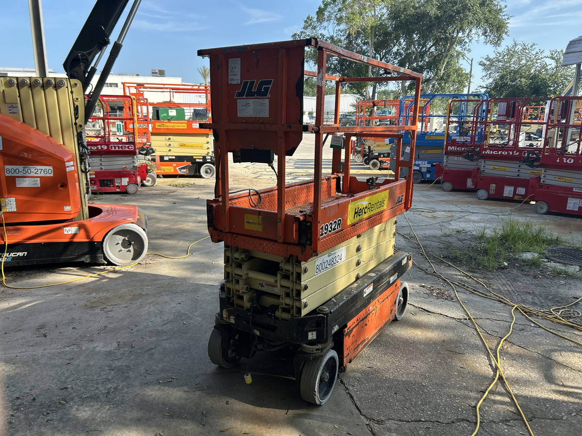 2019 JLG 1932R-2