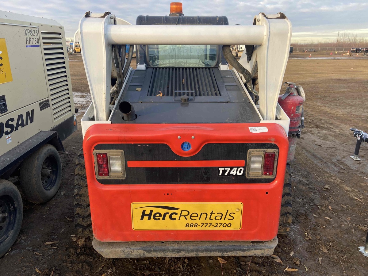 2022 Bobcat T740-3
