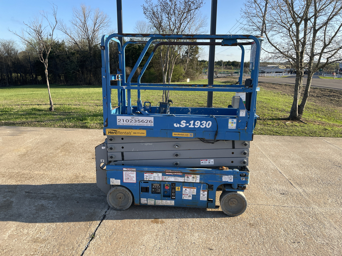 2018 Genie GS-1930