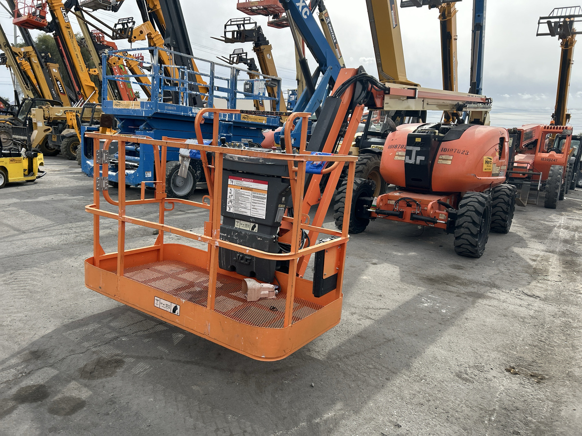 2016 JLG 600AJ-4