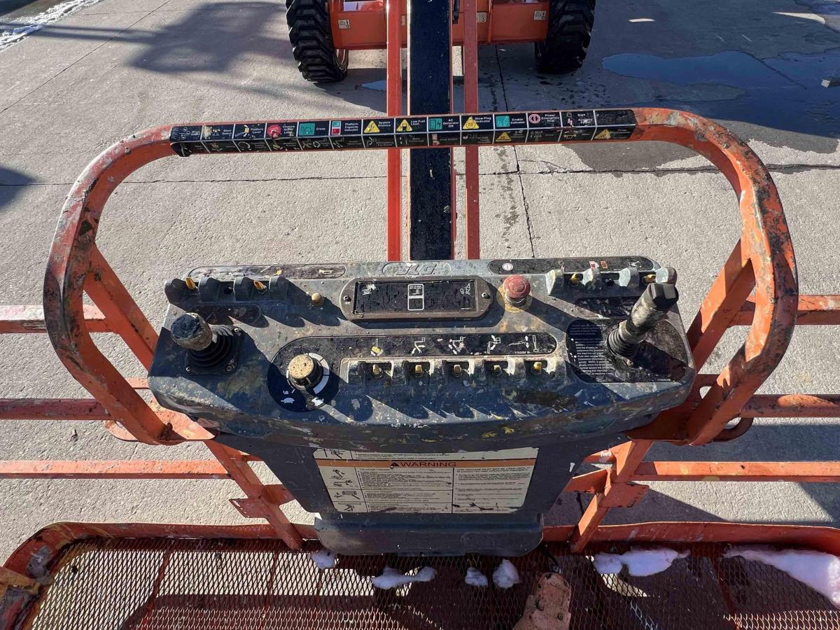 2014 JLG 600AJ