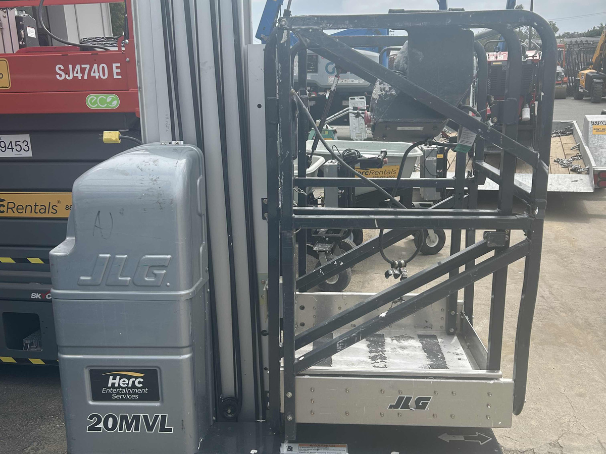 2020 JLG 20MVL