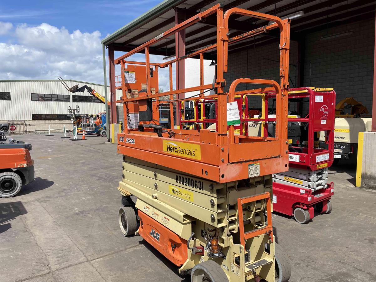2018 JLG 2632ES