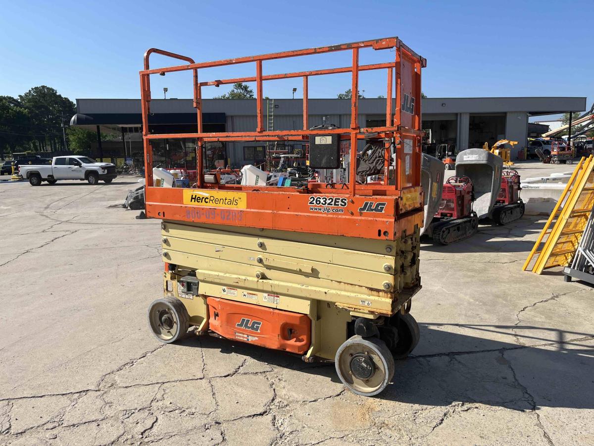 2016 JLG 2632ES