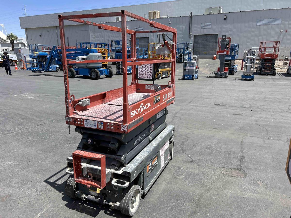 2017 Skyjack SJ3219