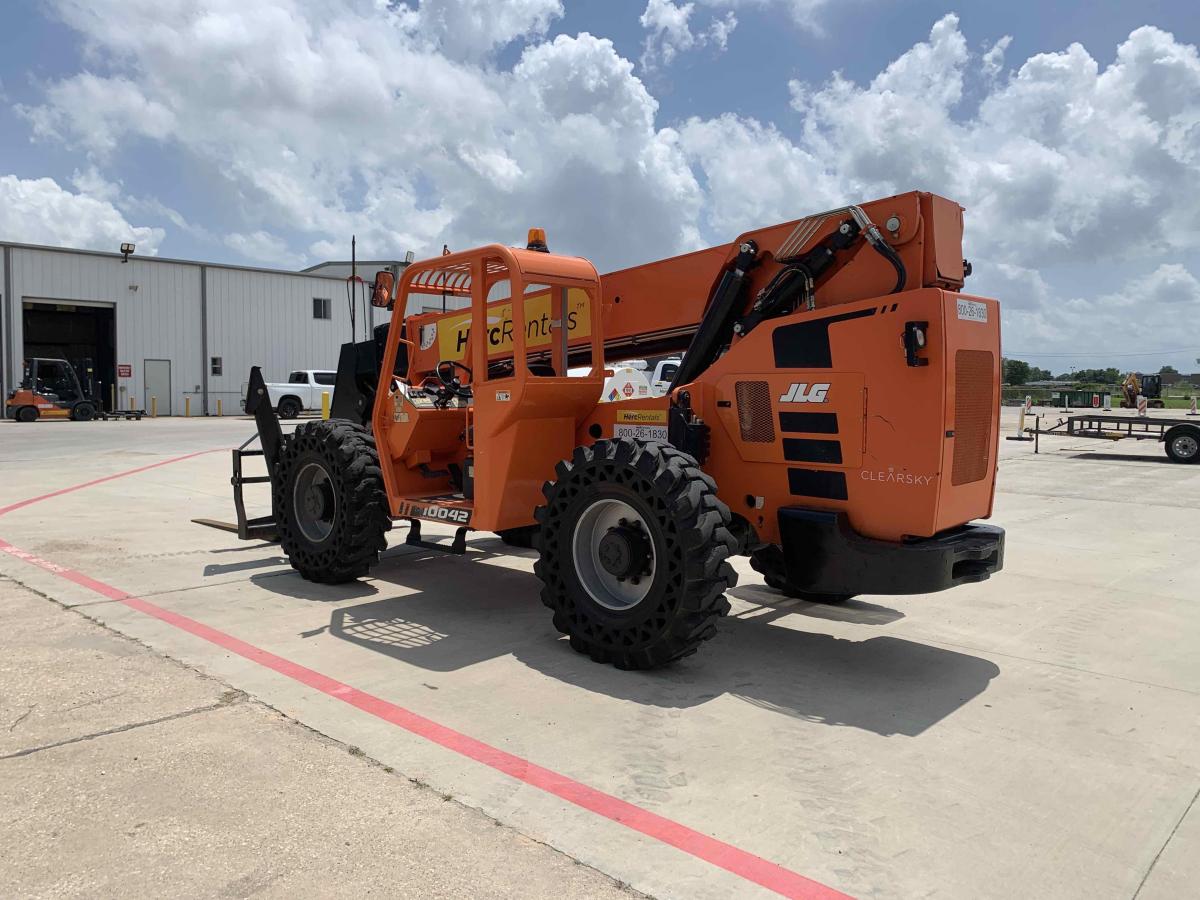 2019 SkyTrak 10042