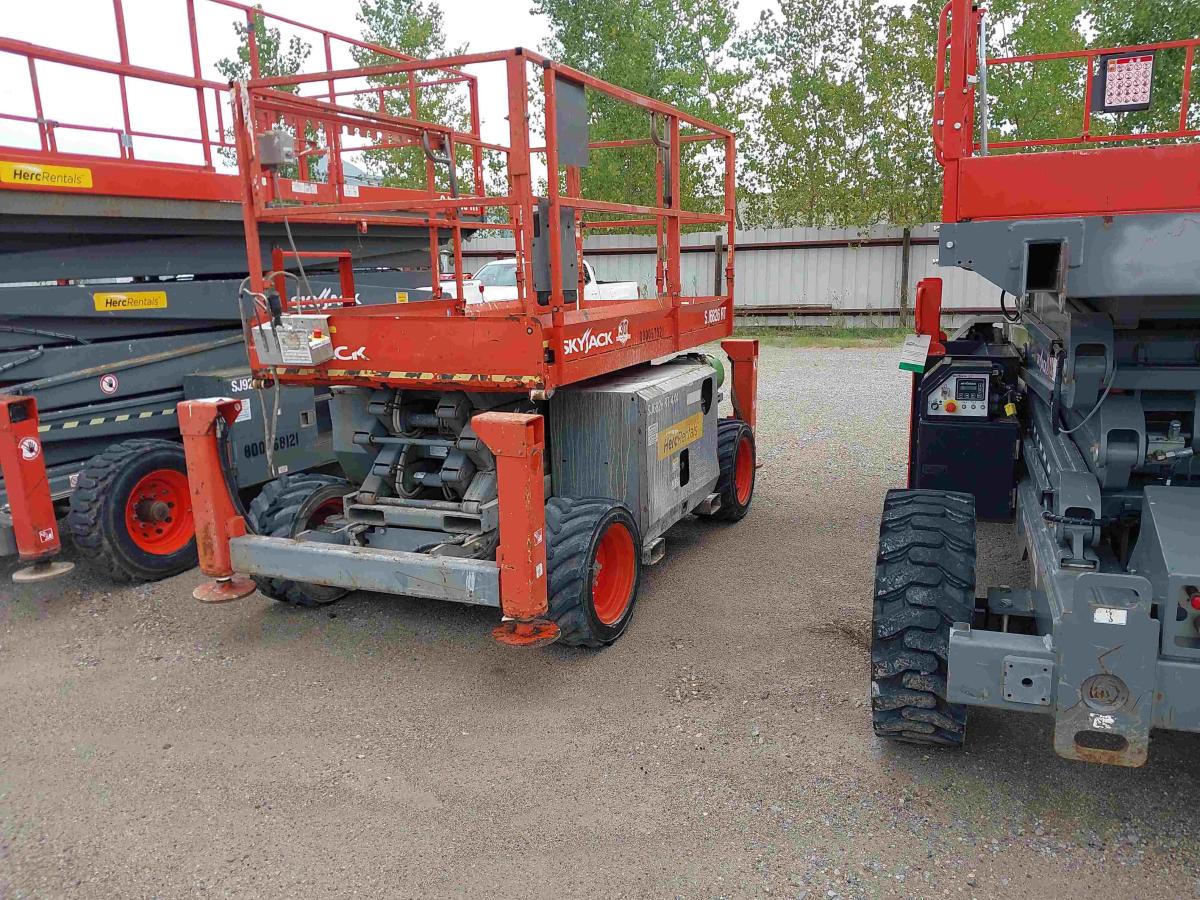 2015 Skyjack SJ-6826RT