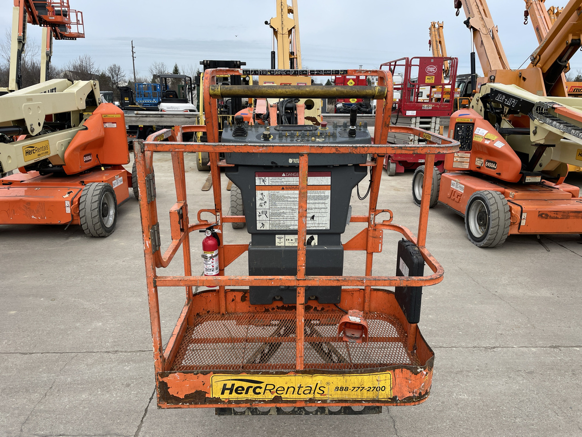 2018 JLG E400AJPN-5