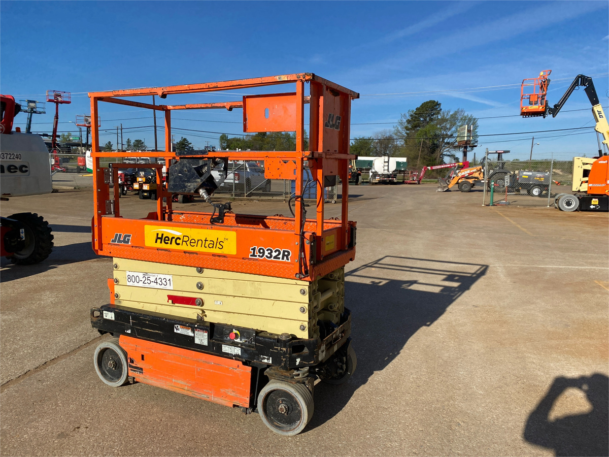 2019 JLG 1932R