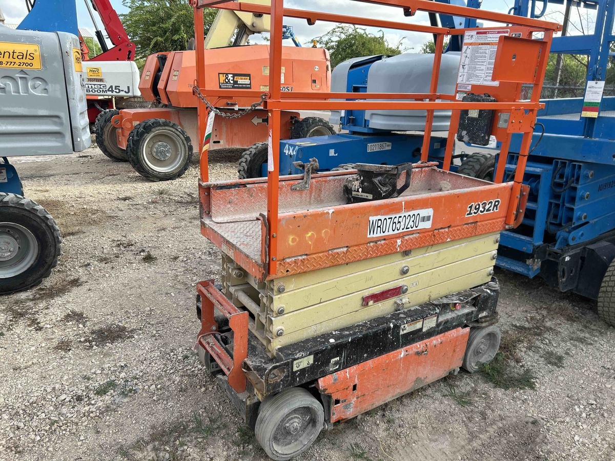 2018 JLG 1932R-1