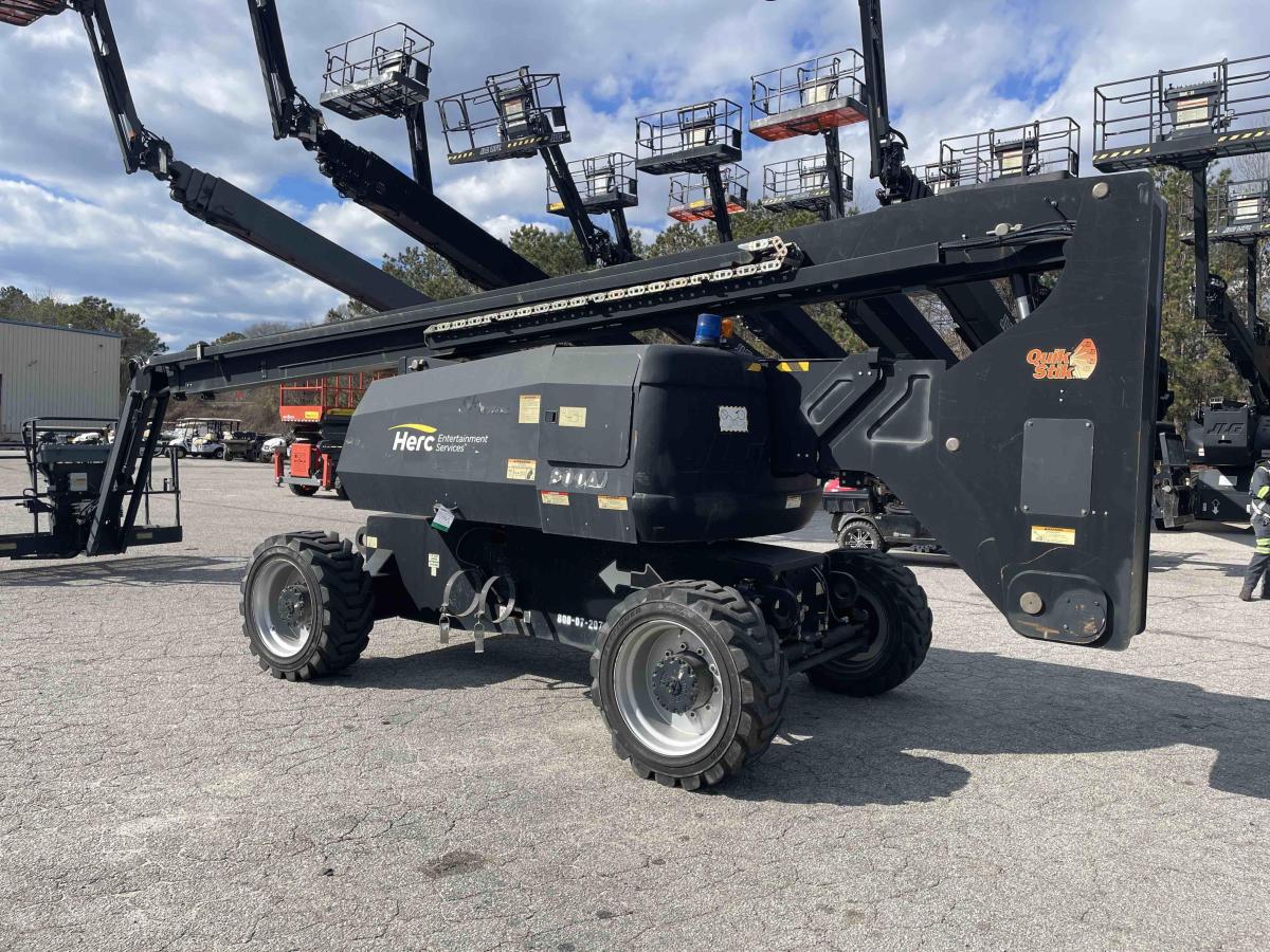 2015 JLG 800A