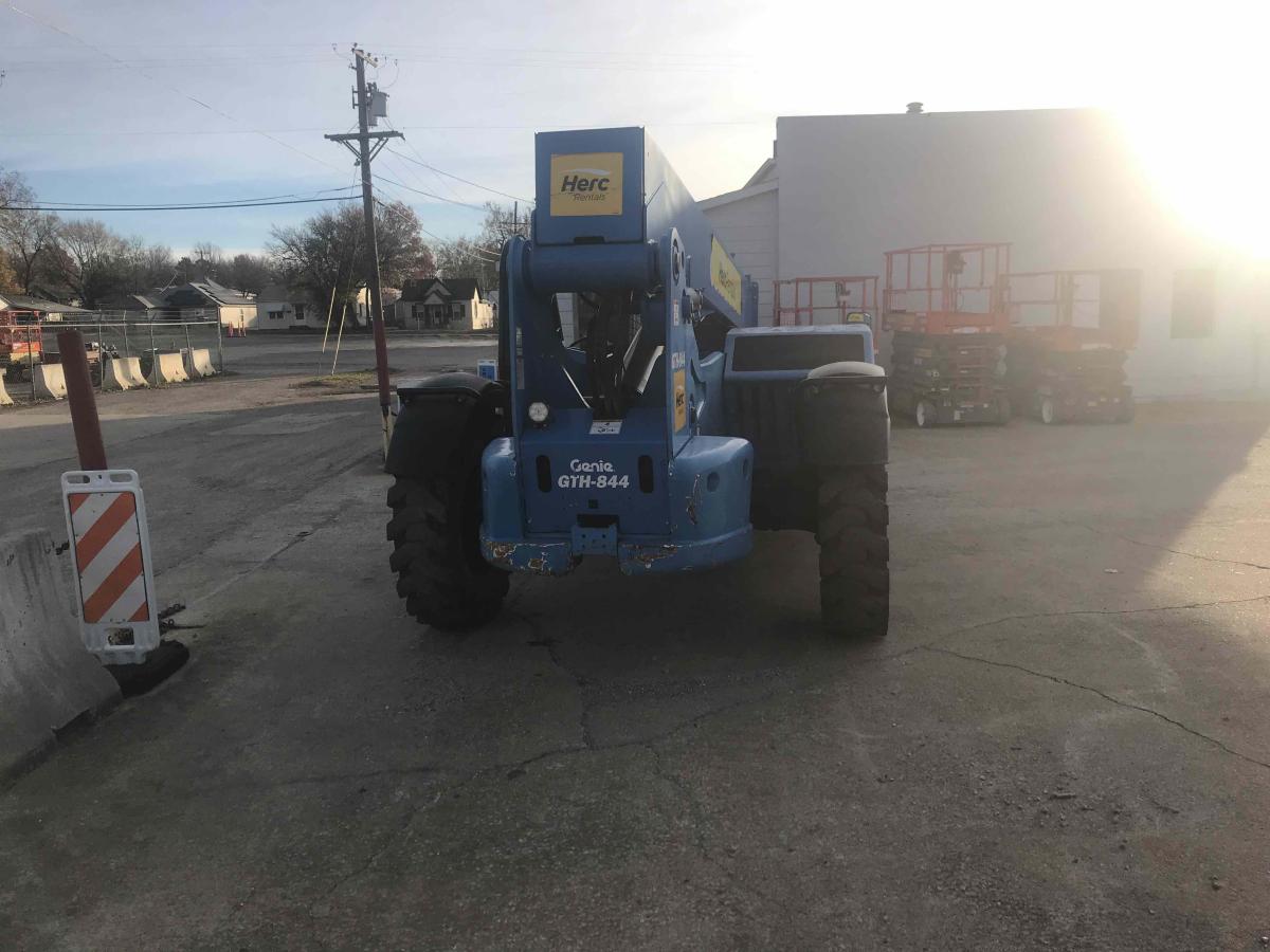 2018 Genie GTH 844