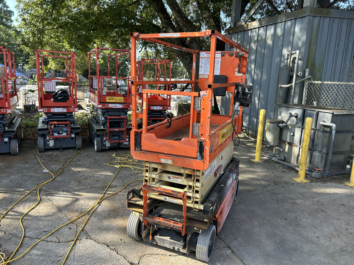 2019 JLG 1932R-4