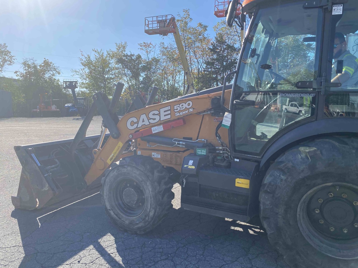 2019 Case 590SN