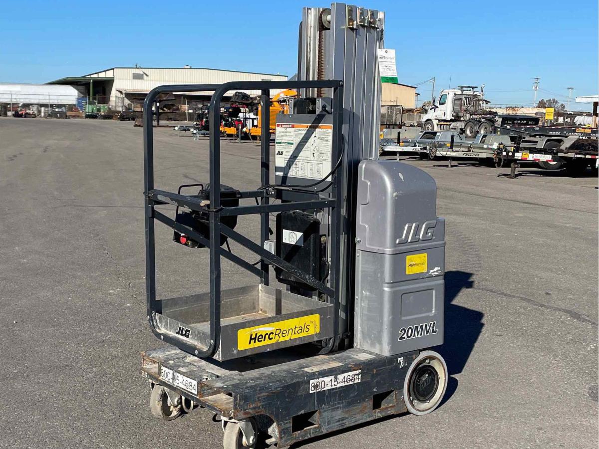 2017 JLG 20MVL
