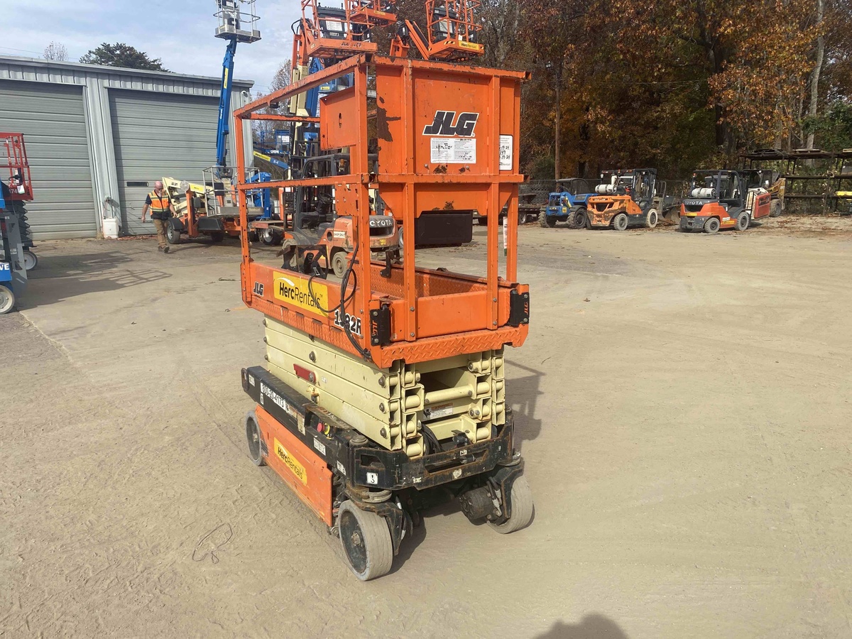 2018 JLG 1932R-2