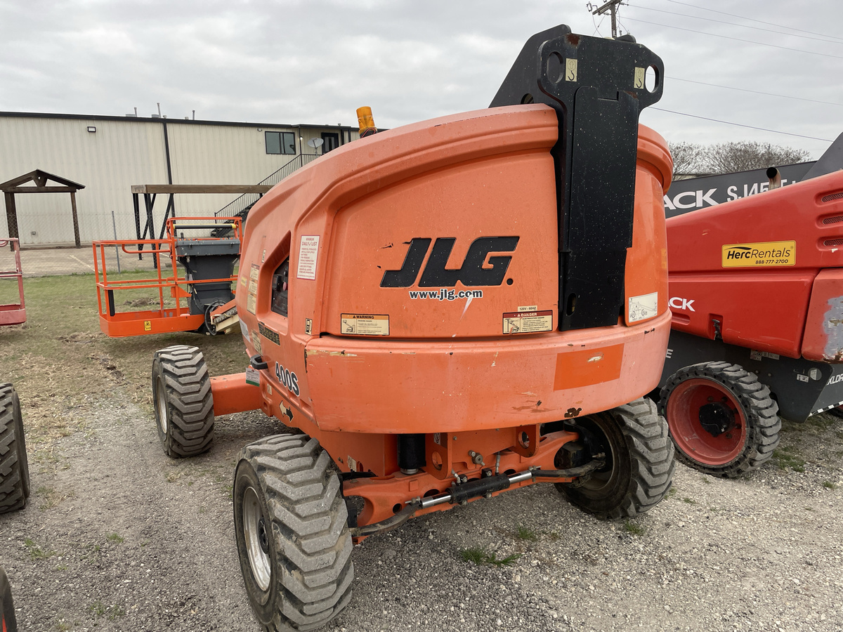 2017 JLG 400S-4