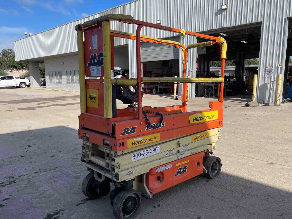 2019 JLG 1930ES-1