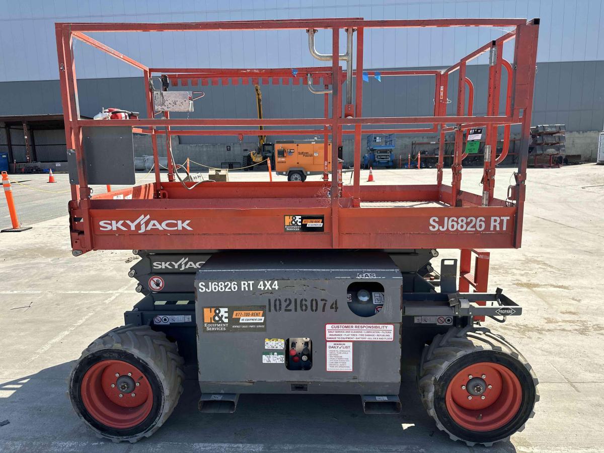 2017 Skyjack SJ-6826RT