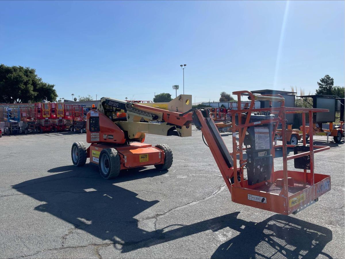 2017 JLG E450AJ-6