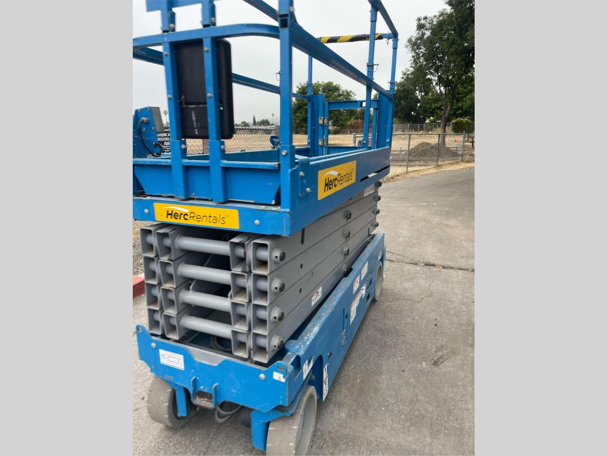 2016 Genie GS-3232-4