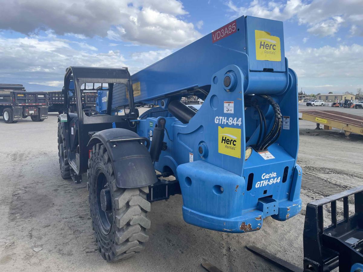 2018 Genie GTH 844-2