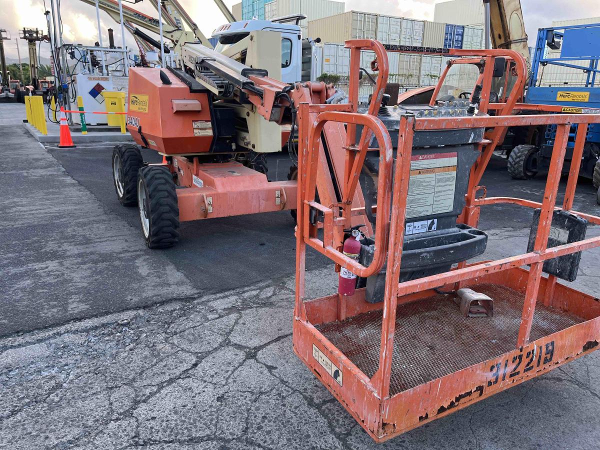 2012 JLG 340AJ