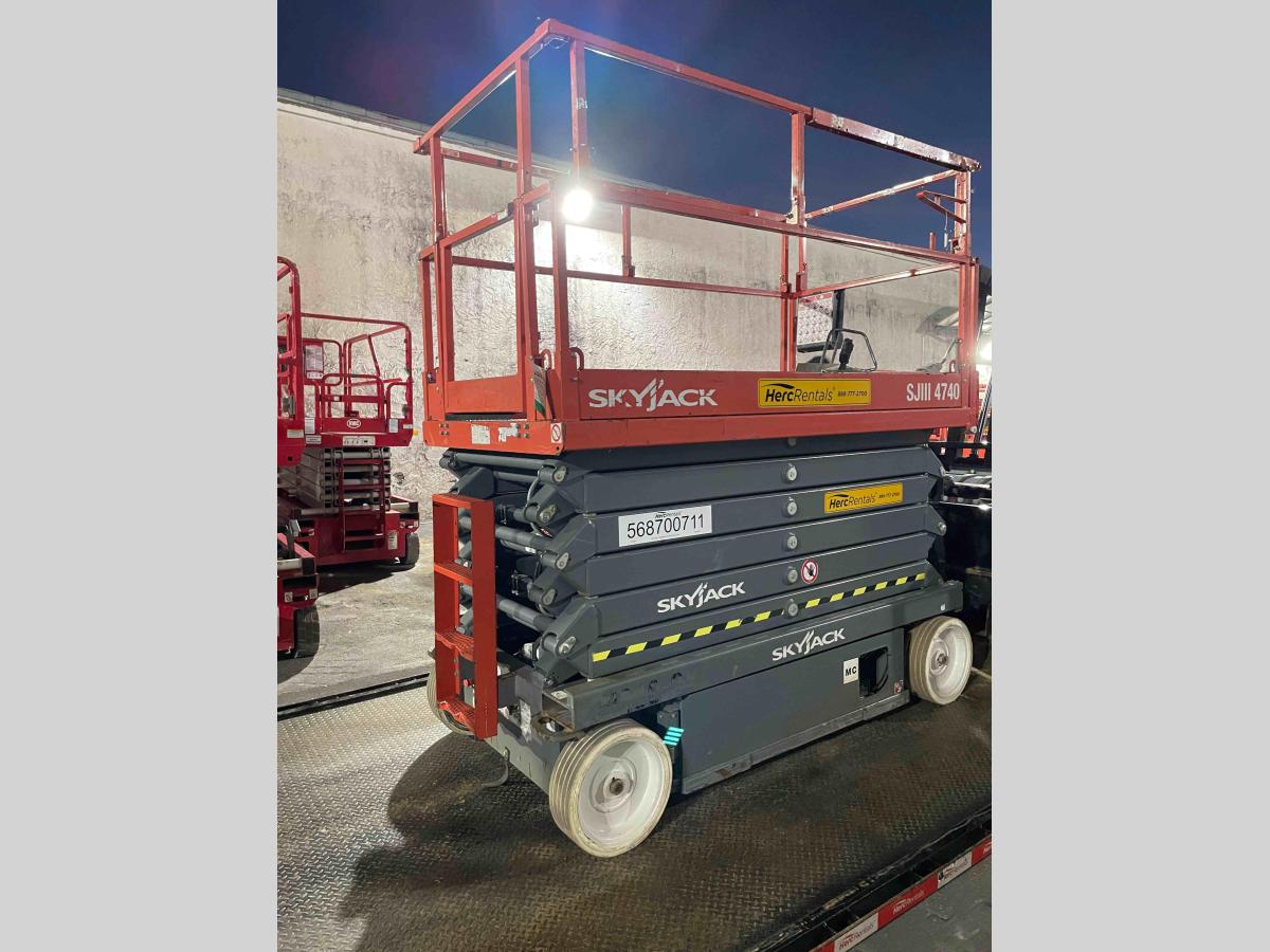 2017 Skyjack SJ4740