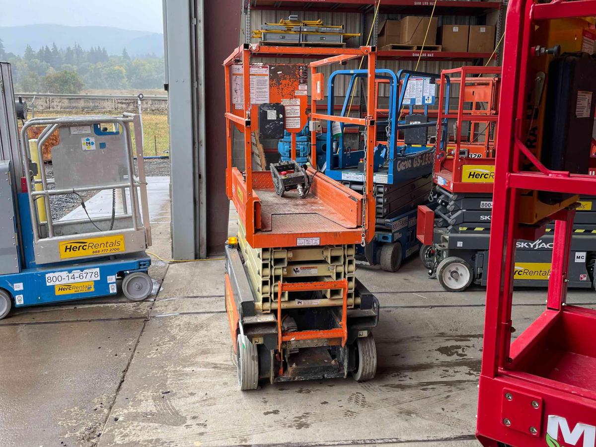 2017 JLG 1932R