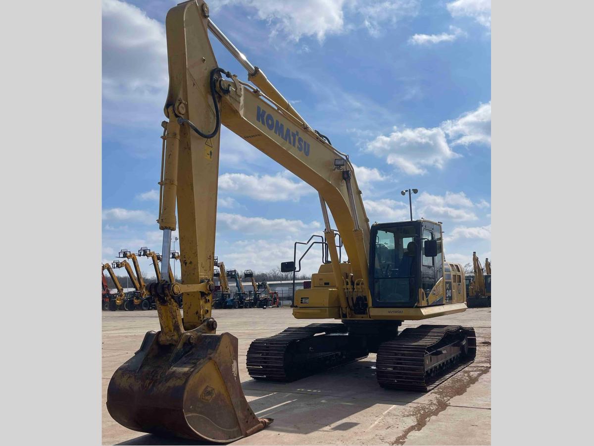 2019 Komatsu PC240LC-11