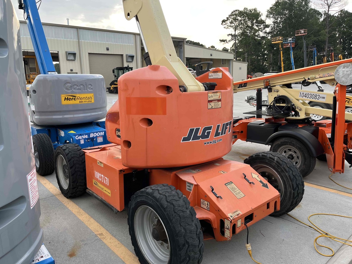 2016 JLG E400AJP-4