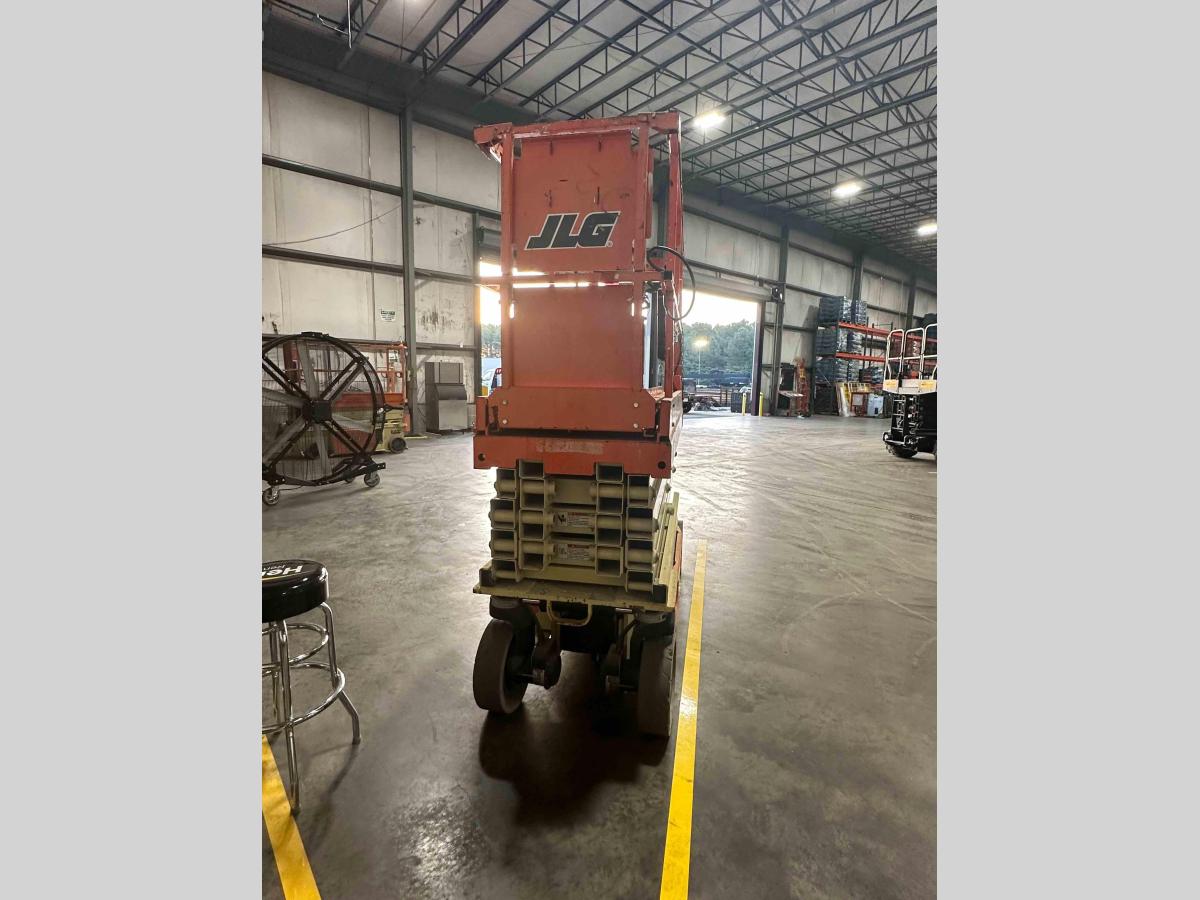 2017 JLG 2632ES