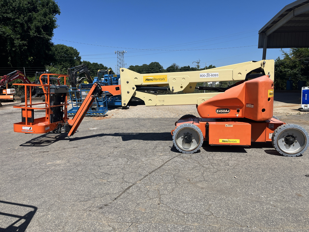 2018 JLG E450AJ