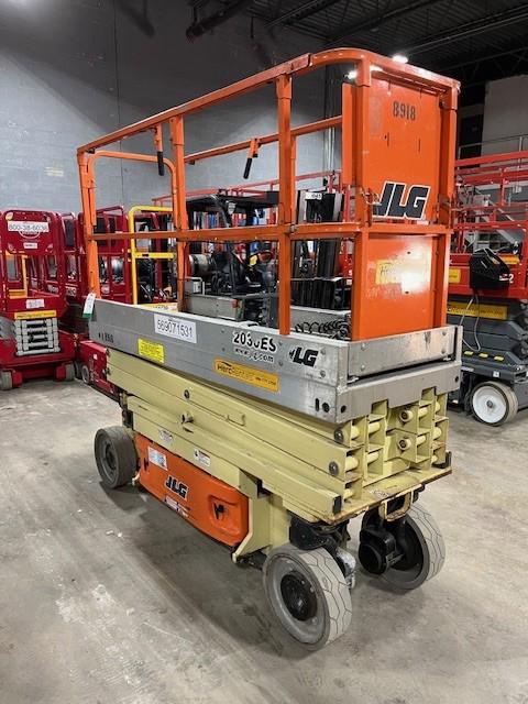 2015 JLG 2030ES