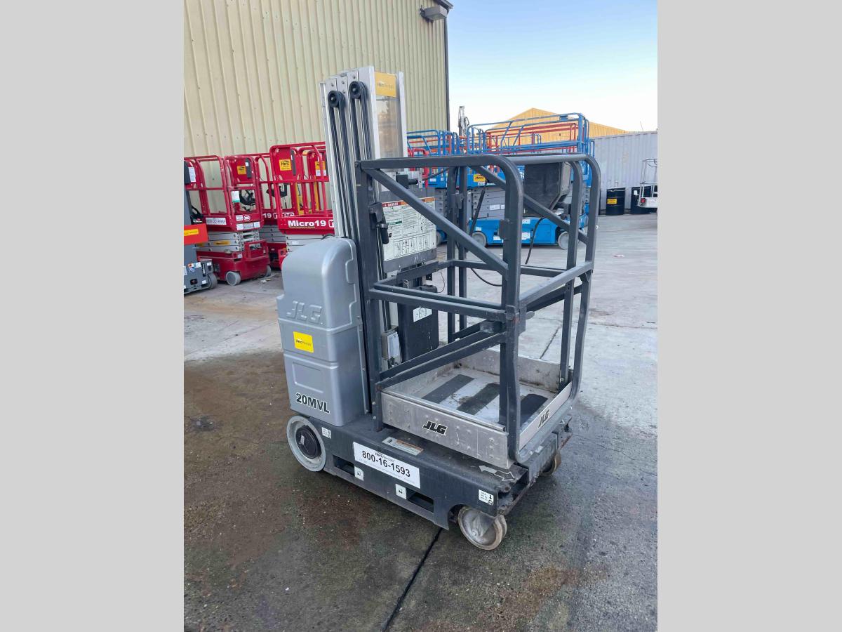 2017 JLG 20MVL