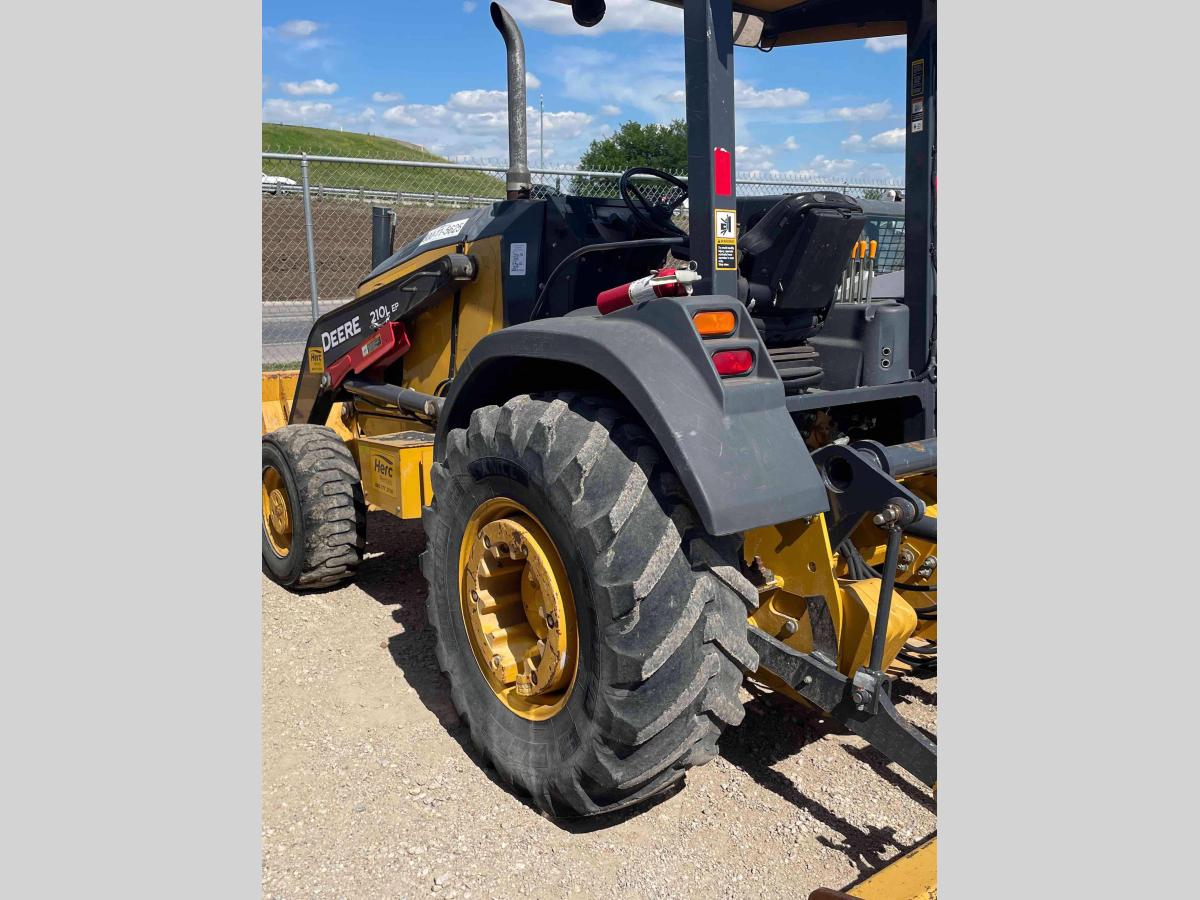 2016 John Deere 210LEP-5