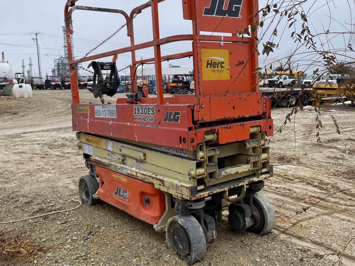 2017 JLG 1930ES