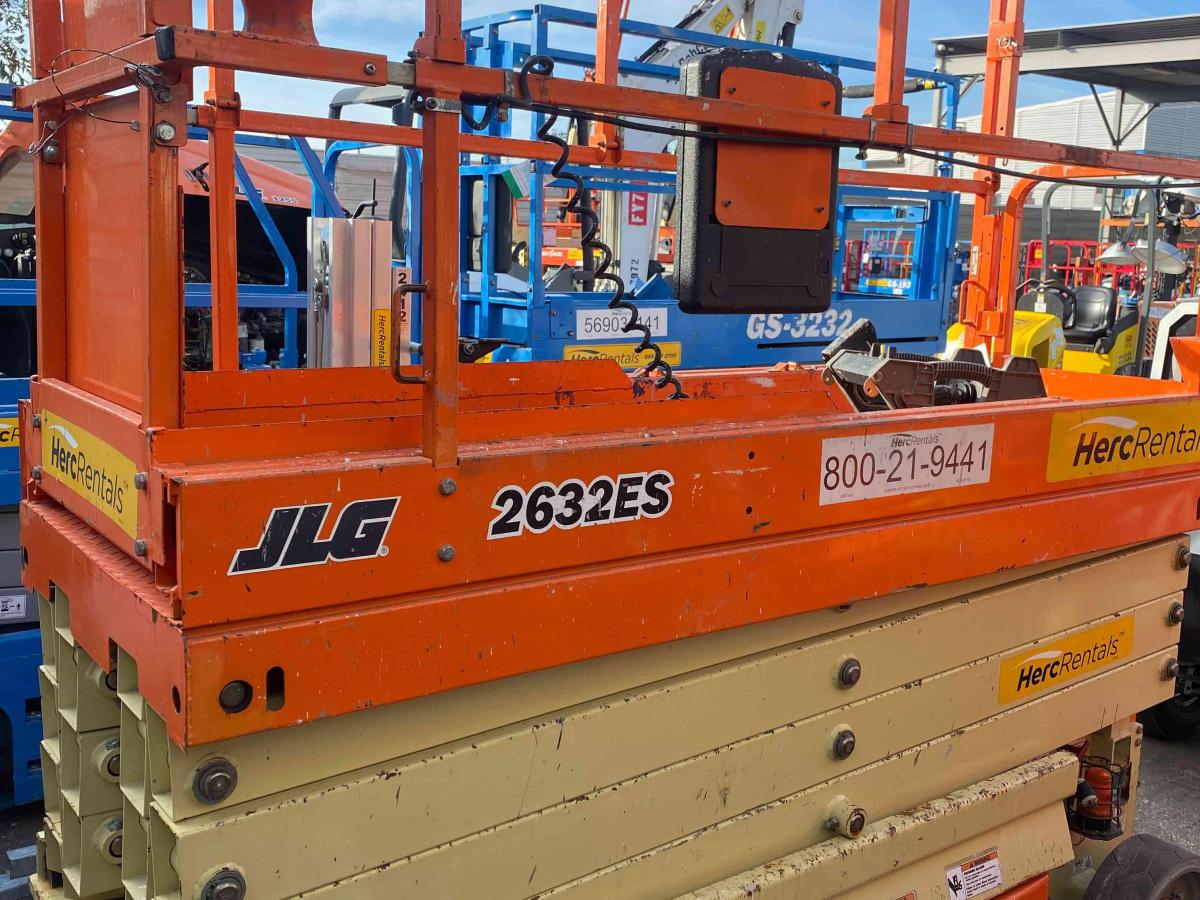 2018 JLG 2632ES