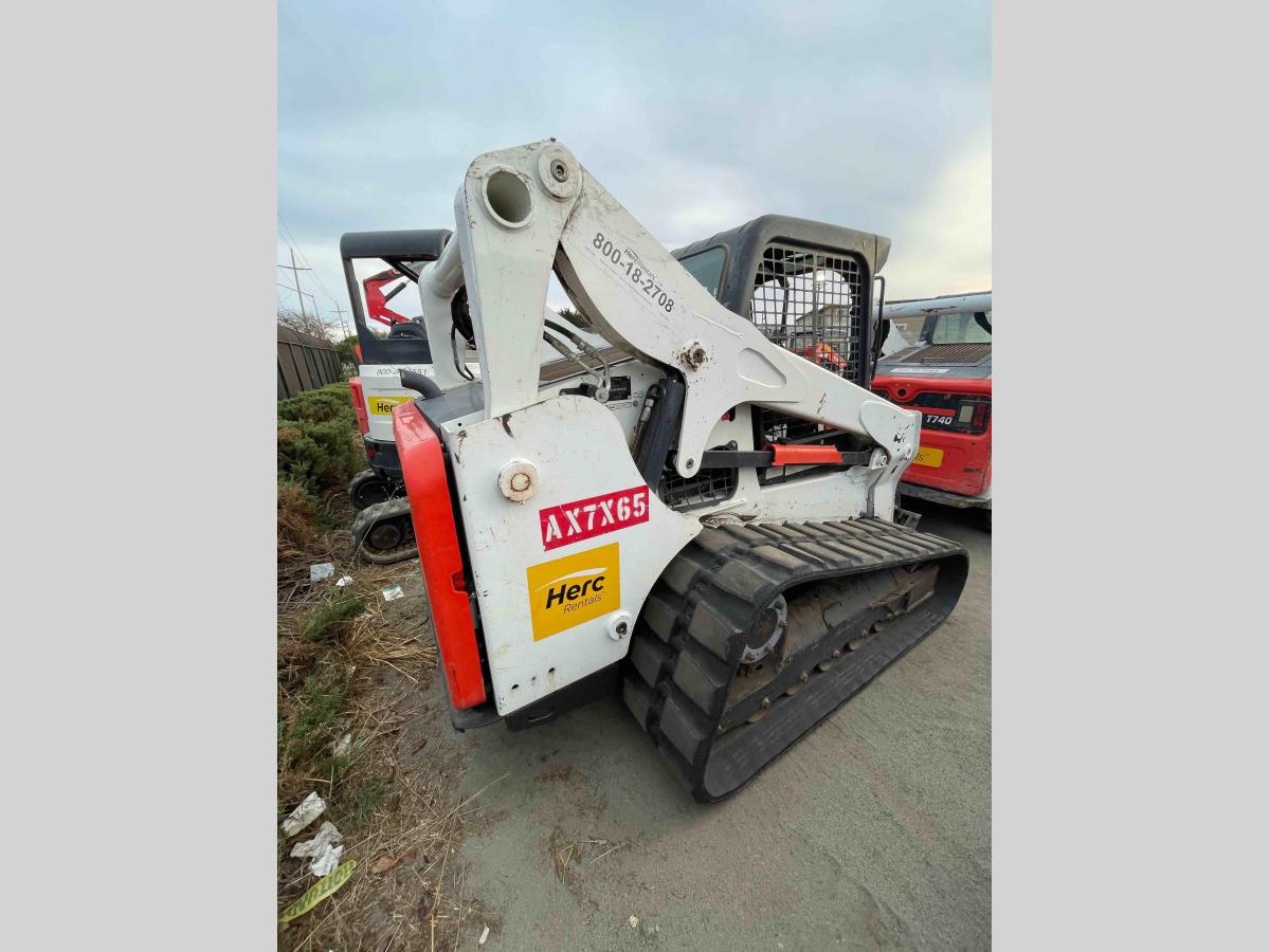 2017 Bobcat T740