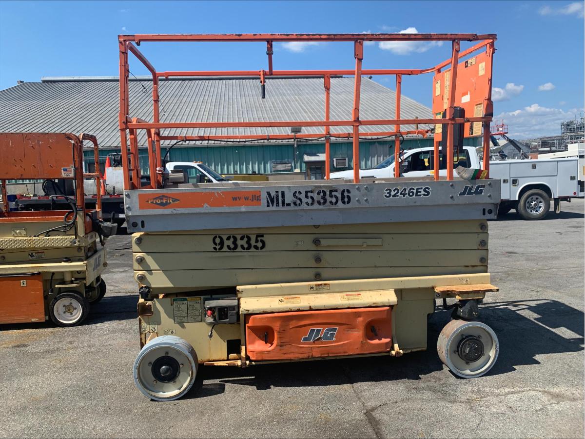2008 JLG 3246ES