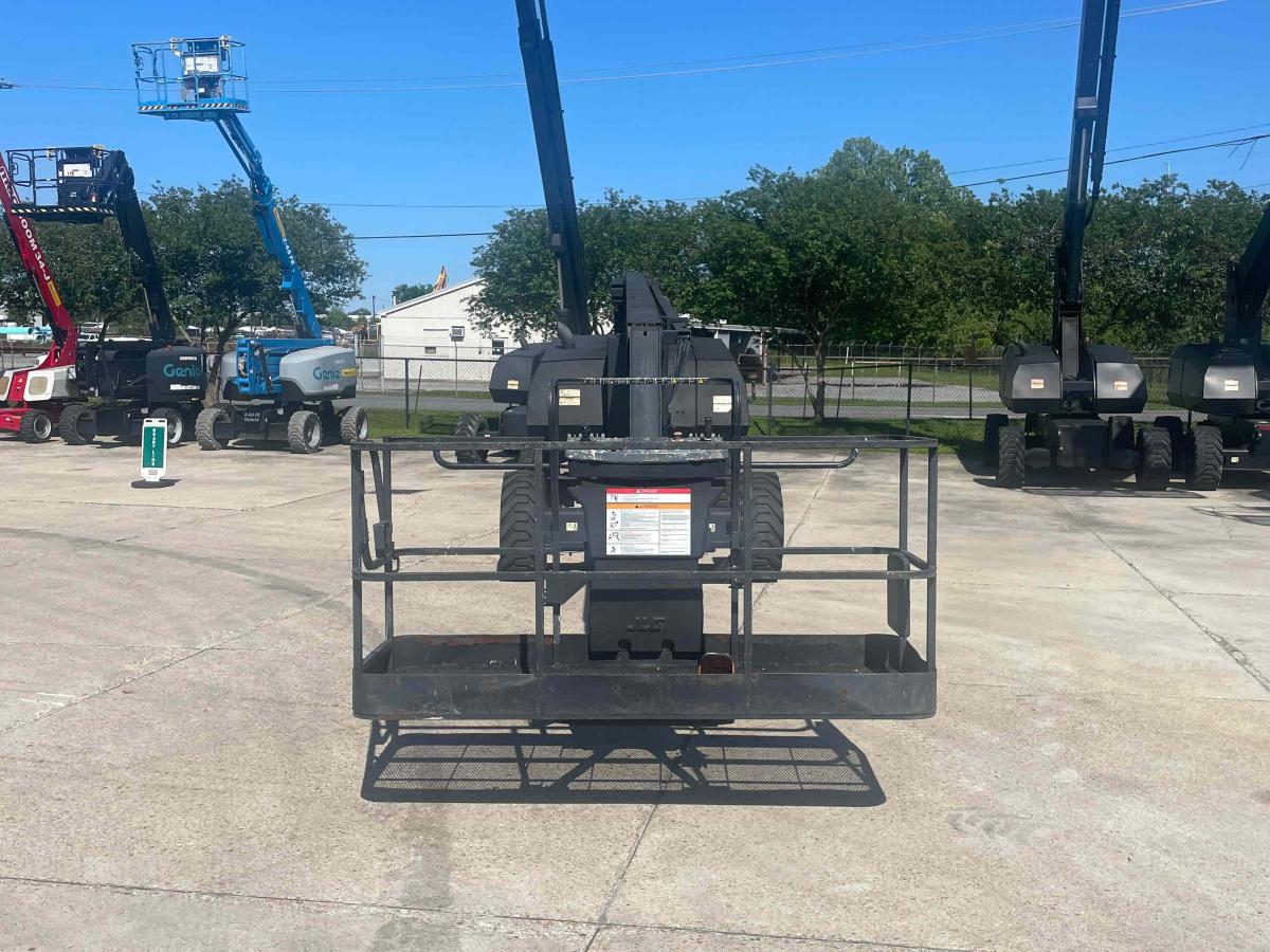 2015 JLG 800A