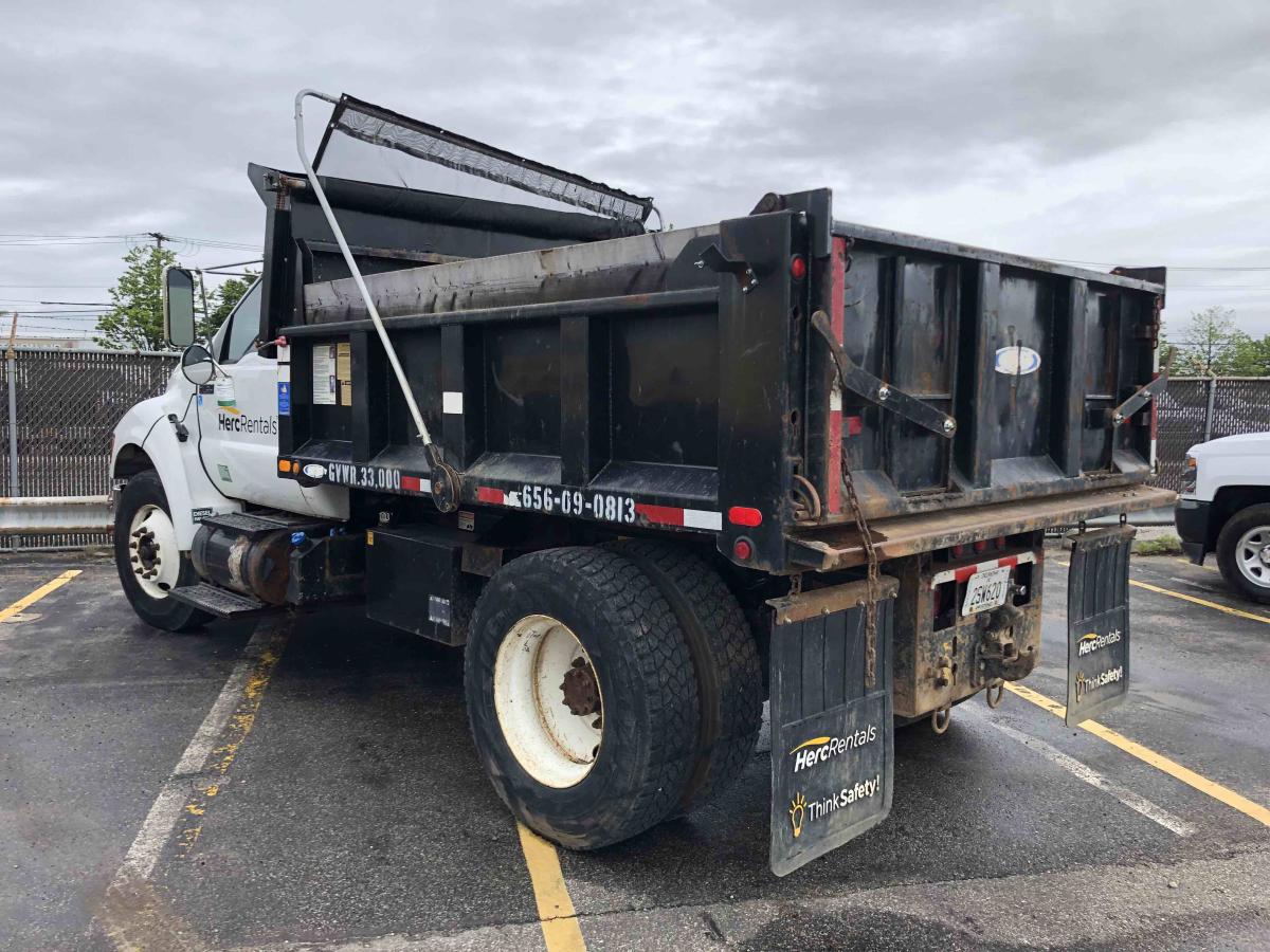 2012 Ford F750-4