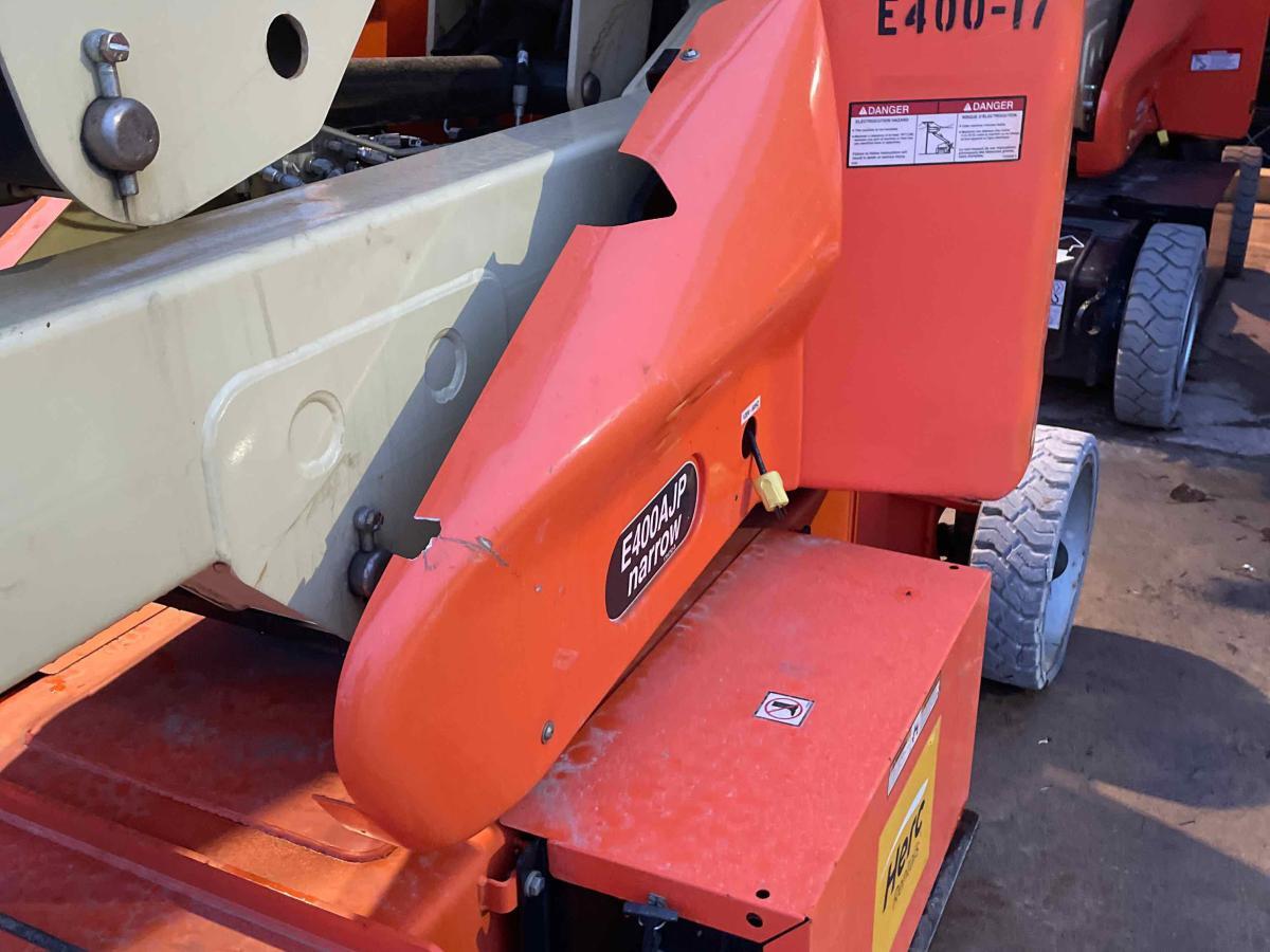 2014 JLG E400AJP-3