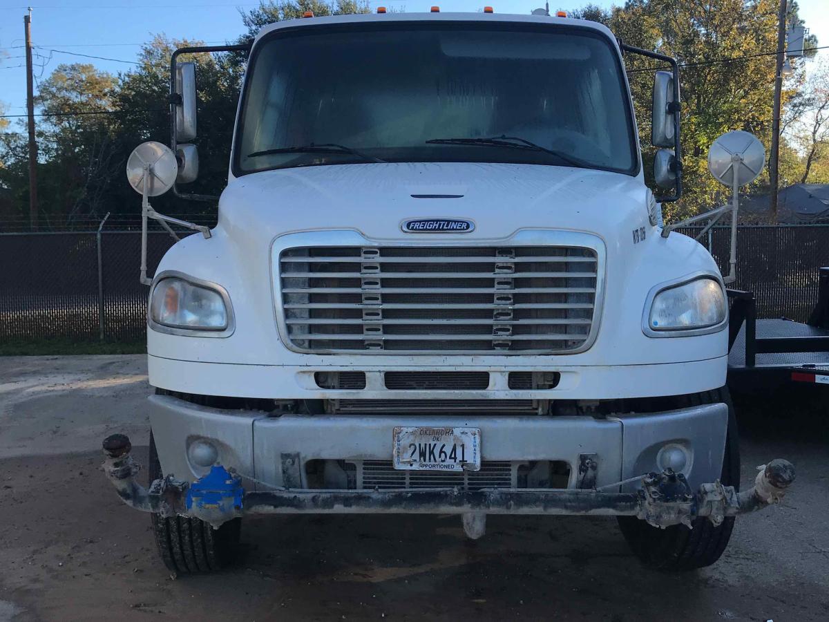2016 Freightliner M2106