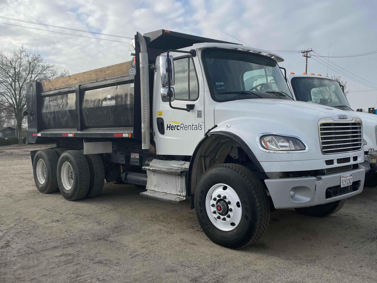 2016 Freightliner M2106