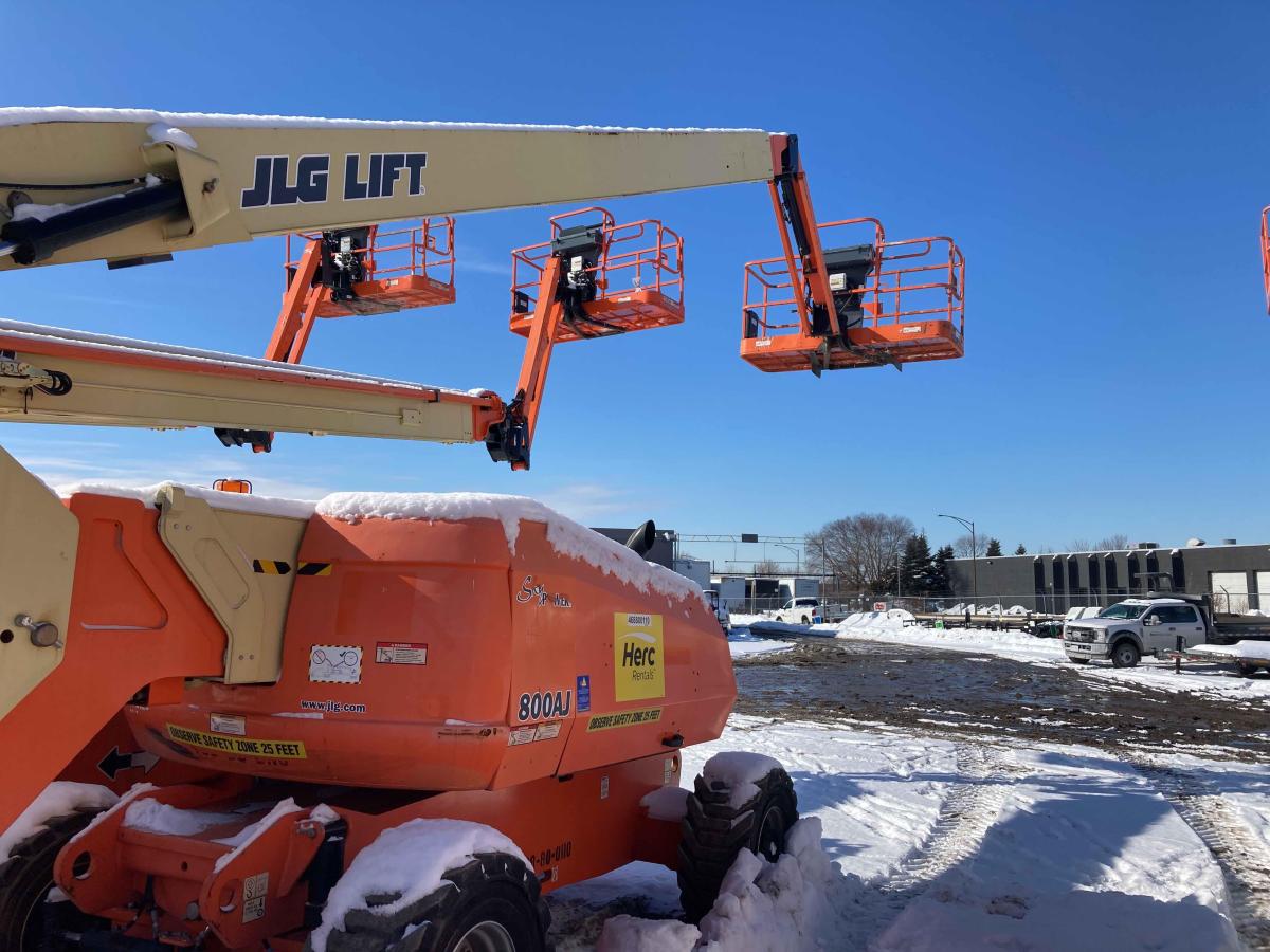 2013 JLG 800AJ