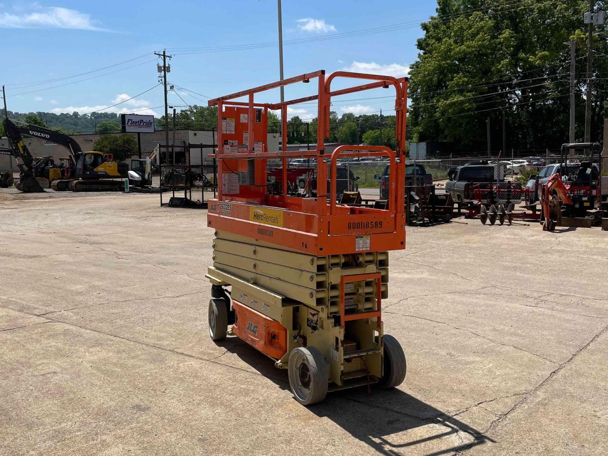2016 JLG 2632ES